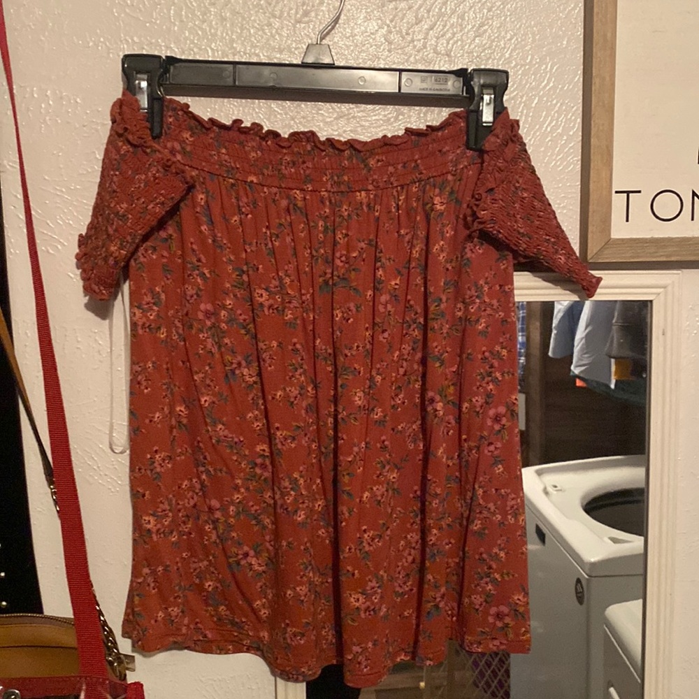 American Eagle off the shoulder top L